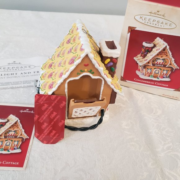 2002 Hallmark Keepsake ornament Gingerbread Cottage - NIP - Picture 2 of 4